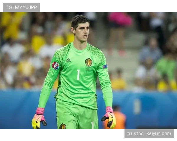 库尔图瓦送点成比赛转折 门将出击时机选择引争议