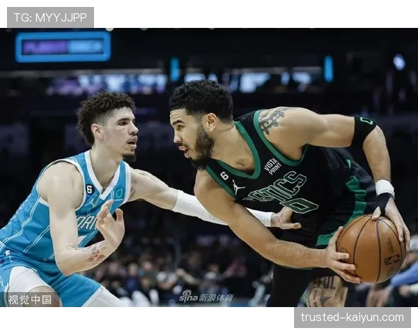 黄蜂防守效率从垫底飙升至前五 篮板拼抢策略成效显著